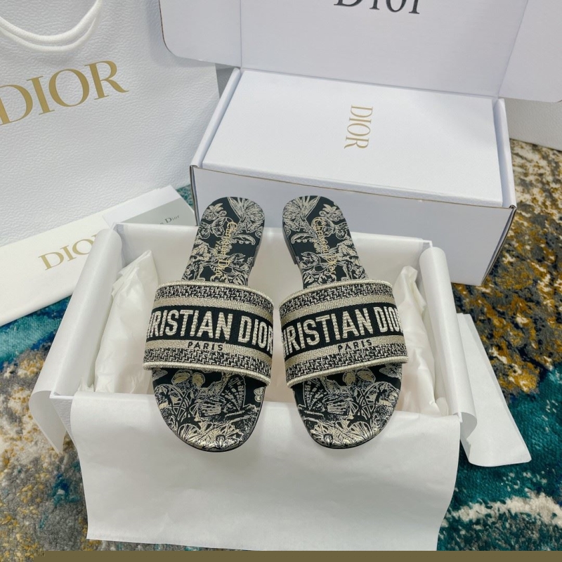 ch**an D*or slippers
